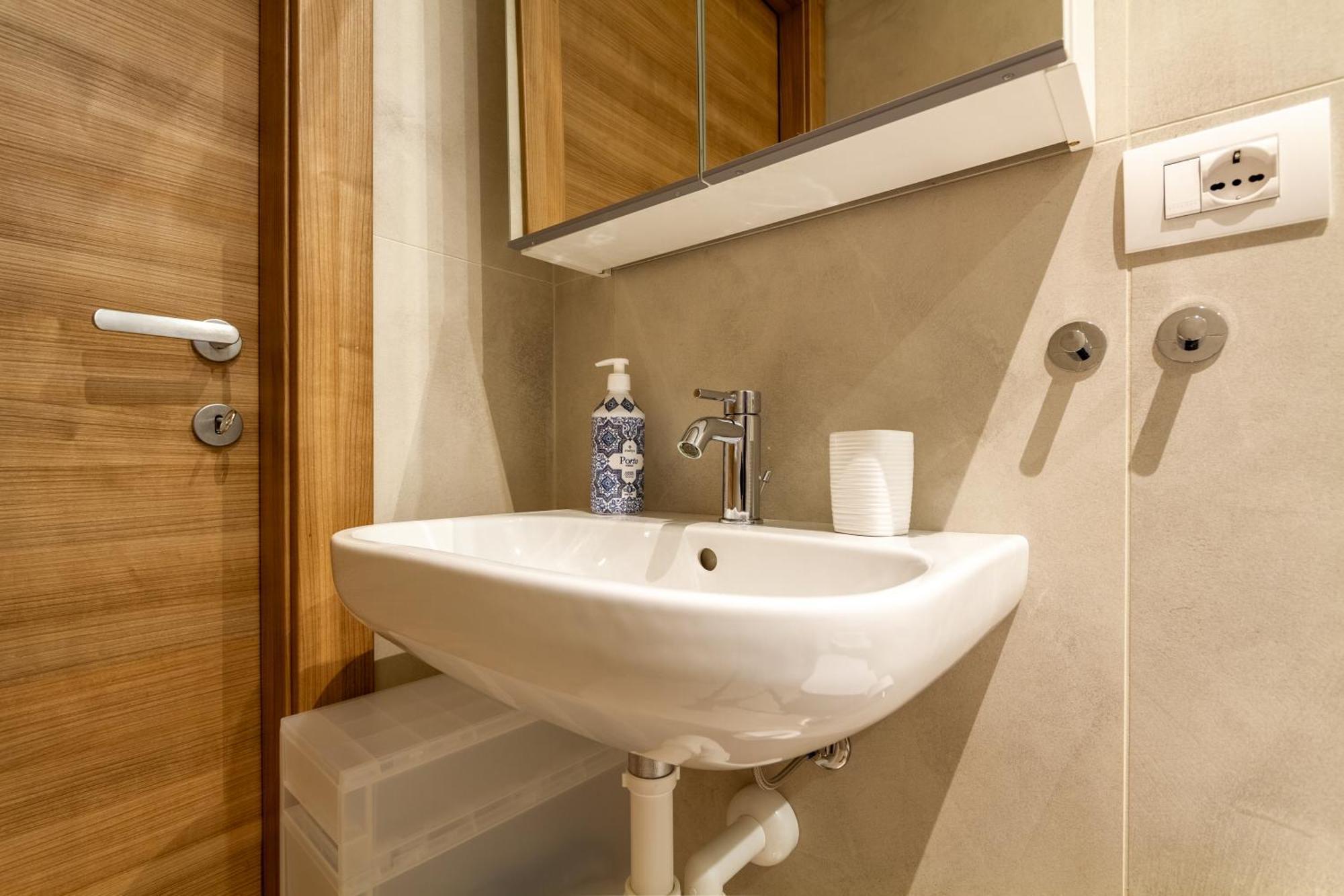 La Casa Di Matilde - Navigli Apartments Милано Екстериор снимка